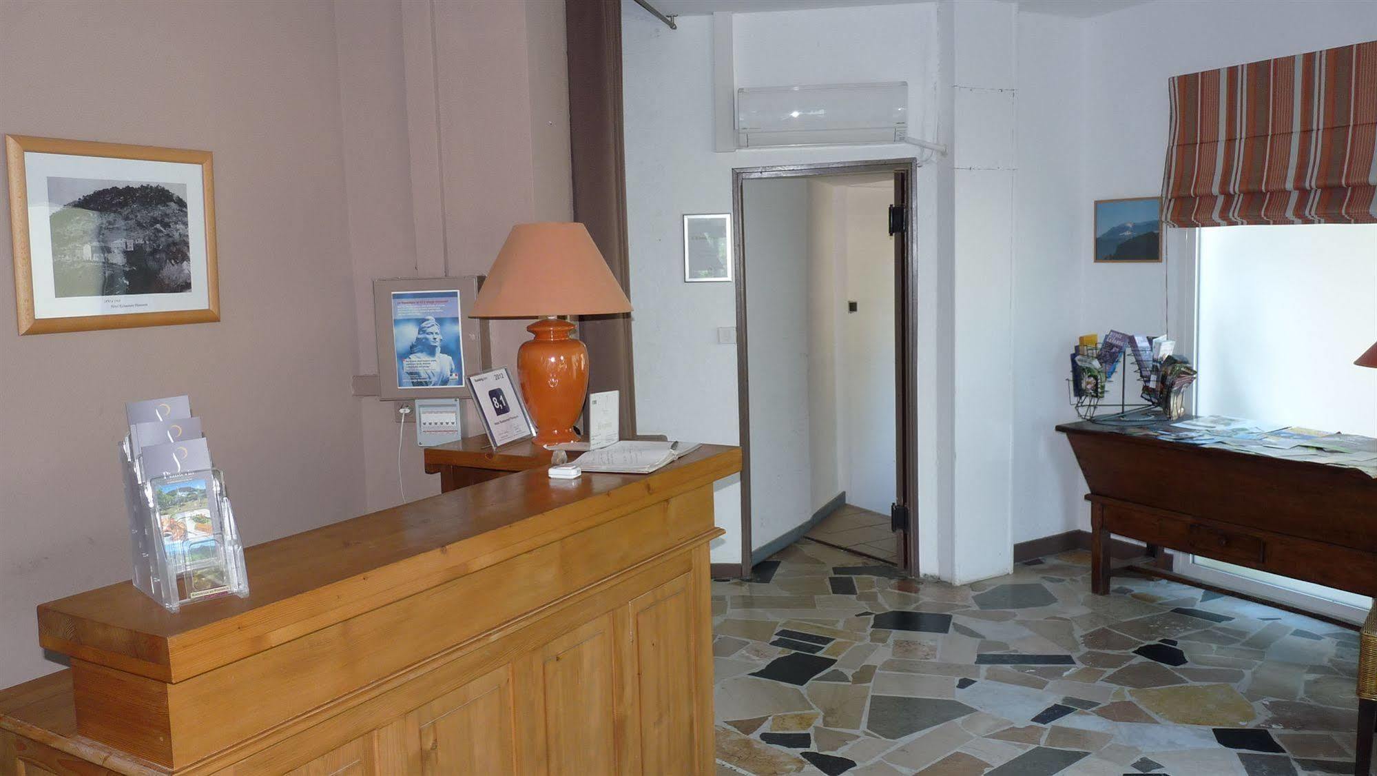 Logis Hotel Restaurant Le Plantevin Propiac Bagian luar foto